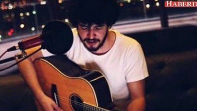 Ünlü Şarkıcı Onurcan Özcanın İçinde Bulunduğu Tekne Battı, Özcan Denizde Kayboldu