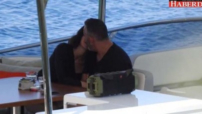 Cem Yılmaz ve Defne Samyeli aşk tatilinde