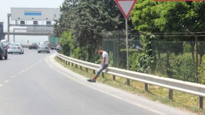 E-5te Uyuşturucu Kullanan Gencin İçler Acısı Hali Kamerada