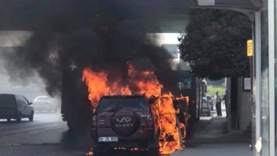 Avcılarda Seyir Halindeki Cip Alev Alev Yandı