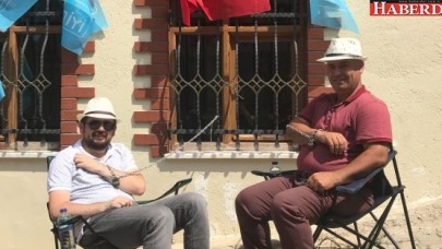 AKŞENER İÇİN KENDİSİNİ ZİNCİRE VURDU