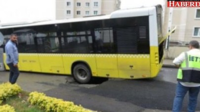 İstanbulda yol çöktü