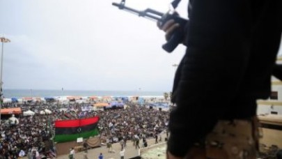 Kaddafi birlikleri Misrata'yı vuruyor