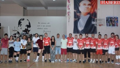 Spor Tutkunlarının Heyecanla Beklediği Voleybol Turnuvası Başladı