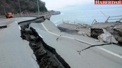 Ordu sele teslim: Sekiz köprü yıkıldı