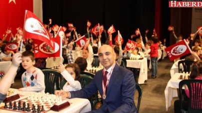 SOKAKTA SATRANÇ VAR!