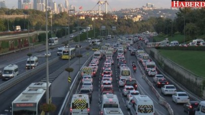 İstanbulda trafik yoğunluğu artıyor! İşte son durum...