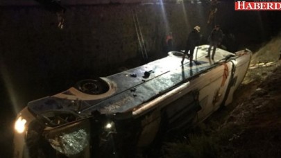Afyonkarahisarda Otobüs Su Kanalına Devrildi: 8 Ölü, 28 Yaralı