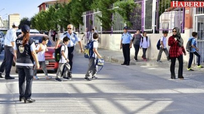 Beylikdüzü zabıtası öğrencilerin güvenliği için hazır bekliyor