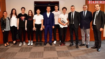 İmamoğlu komşularını makamında ağırladı