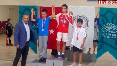 Squash 13. Yaş Türkiye Birincisi Mektebimde