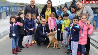 Çocuklar, Hayvanları Koruma Günü’nde sahipsiz hayvanları unutmadı