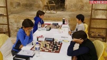 Minik satranççılar kozlarını Büyükçekmece’de paylaştı