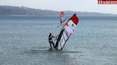 Rüzgar Sörfü Slalom Türkiye Şampiyonası Büyükçekmece’de yapıldı