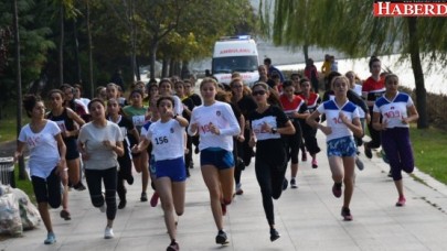 CUMHURİYET KOŞUSU YAPILDI