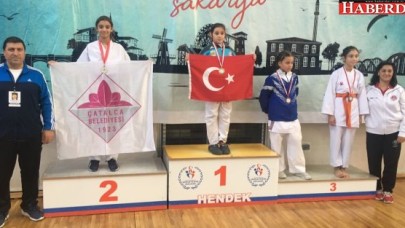 Karate Takımı Madalyaya Doymuyor!