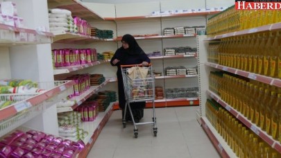 Sevgi Eli Market ihtiyaç sahibi ailelere yardım eli uzatıyor