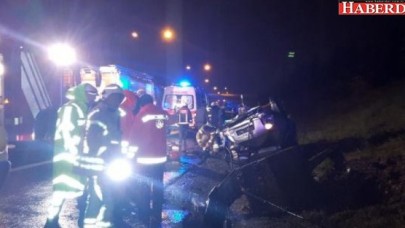 TEM Otoyolunda otomobil takla attı: 5 yaralı