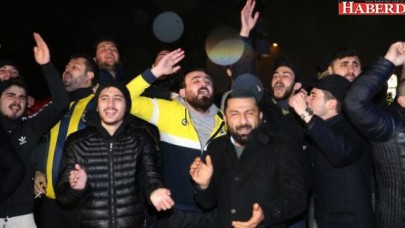 Taraftarlardan Samandırada Fenerbahçe Kafilesine Protesto