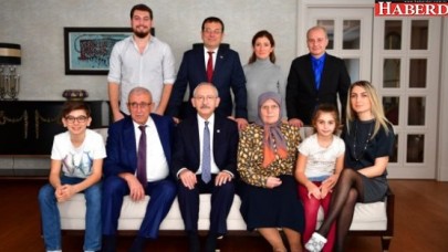 Kılıçdaroğlunun, Ekrem İmamoğlu İle Verdiği Poz &quot;Adaylık Yarışı Bitti&quot; Şeklinde Yorumlandı