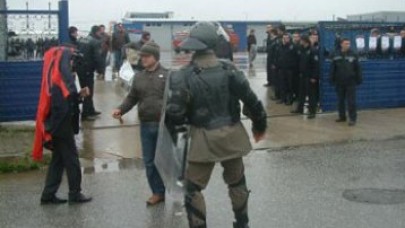 İşten çıkarılan işçilerden tehdit!