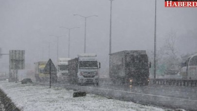 İstanbulda kar yağışı şiddetini artırdı