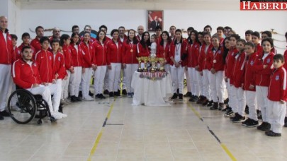 Şampiyon okçulara 41 kere maşallah!