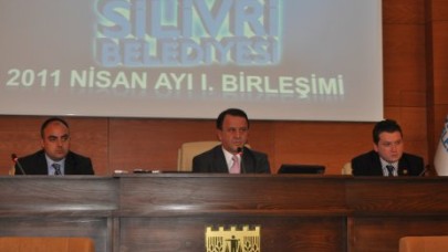 KARAKAŞ ÖNERGE VERDİ..IŞIKLAR BASINI SUÇLADI!