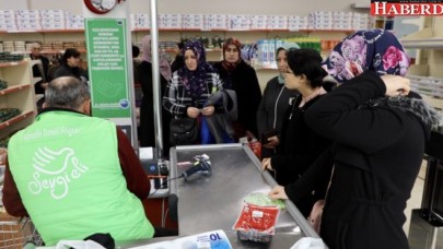 “Sevgi Eli Market” her ay binlerce kişinin yüzünü güldürüyor