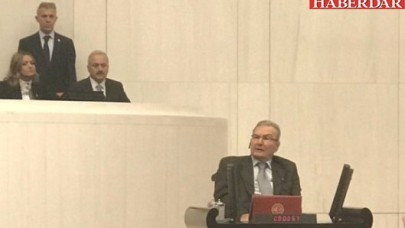 Deniz Baykal 16 Ay Sonra Döndüğü Mecliste Yemin Etti