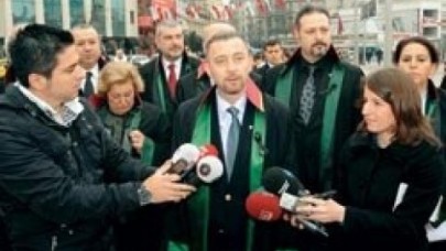 Cüppelere siyah kurdele