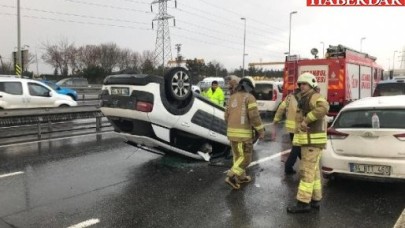 Avcılarda İki Araca Çarpan Otomobil Takla Atarak Ters Döndü