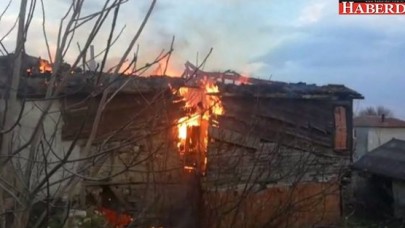 Silivride Ahşap Ev Alev Alev Yandı