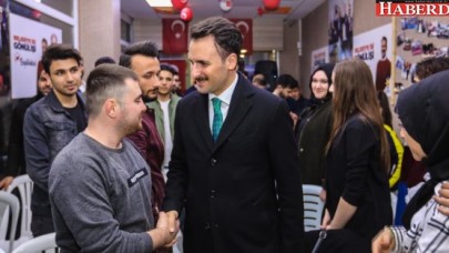 Işık, gençlerle bir araya geldi