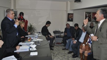 CHP örgüt toplantısında gerginlik