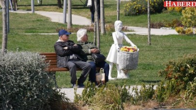 İstanbullu Büyükçekmece’nin parklarında nefes alıyor