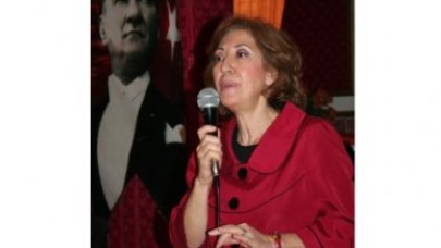 "Türkiye'nin geleceği için kadın politikası önemli"