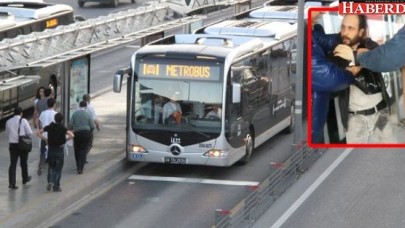 Gözü Dönmüş Sapık, Metrobüste Kadını Taciz Edip Cinsel Organını Dışarı Çıkardı