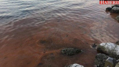 Deniz turuncu renge büründü