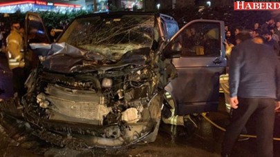 İstanbulda zincirleme kaza! 12 araç birbirine girdi