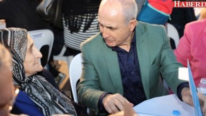 Hasan Akgün bu kez iftarda anneleri ağırladı