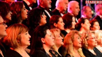 Ramazan gecesi nağmeler inledi