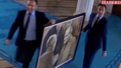 Sırıtarak kaldırmışlardı! Atatürk tablosu geri geliyor!