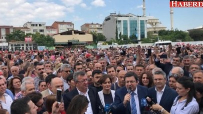 Kaftancıoğluna Adliye önünde destek: Asla yalnız yürümeyecek