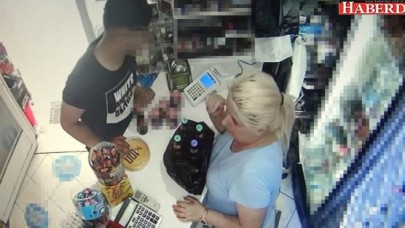 Sadaka kutusunu bile çaldılar