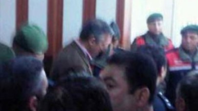 Nedim Şener eşine sarılıp ağladı