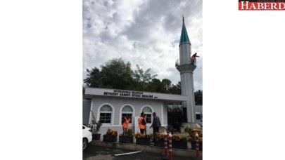 Riskli minare Beykent’teki mescide monte edildi