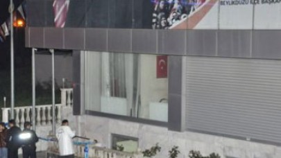 AK Parti B.düzü binasına saldırı!