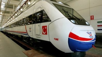 İlk yerli dizel tren raya indi
