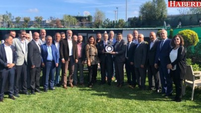 Bağış çiftçilerle buluştu